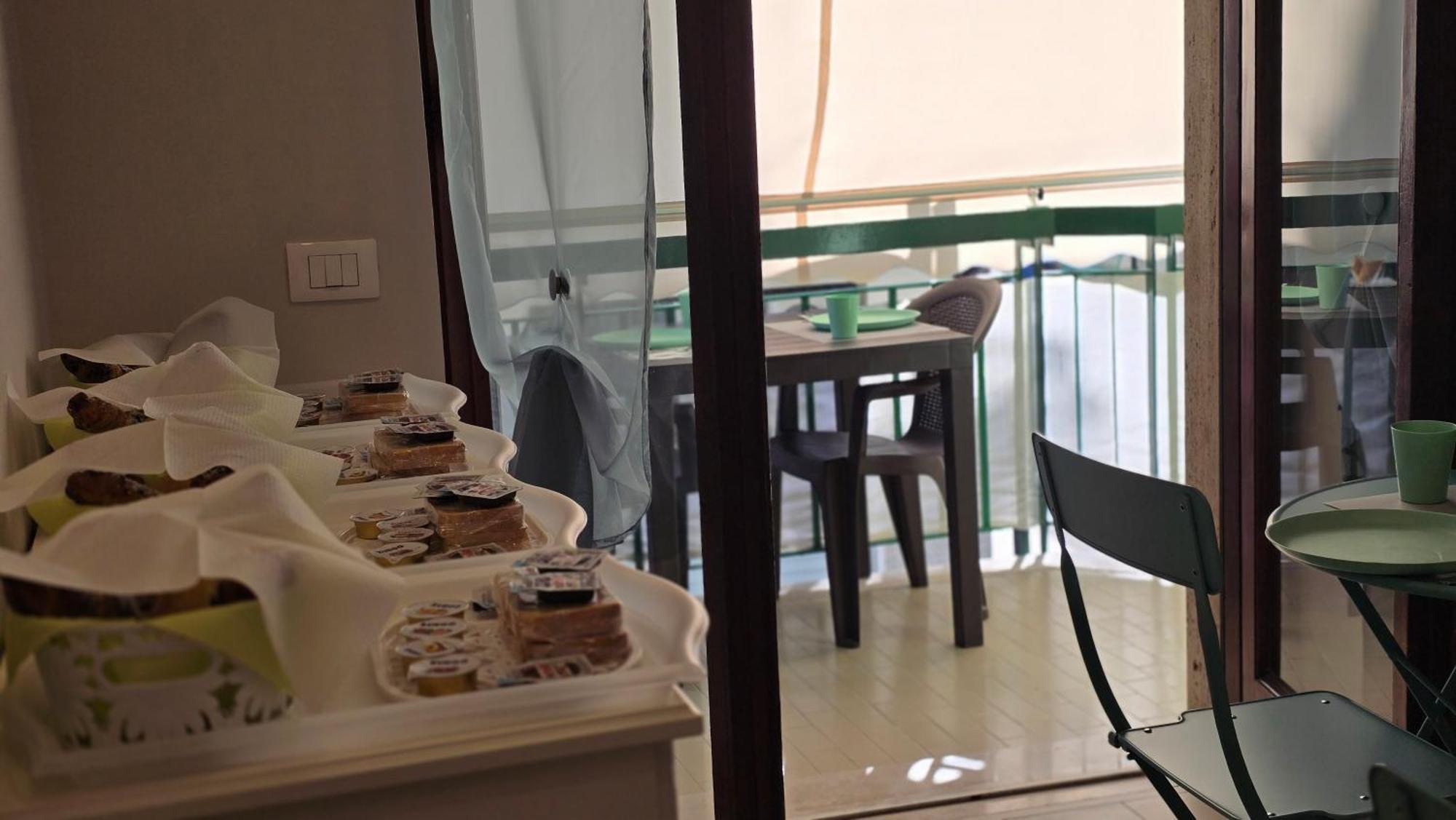Ad Un Passo Dal Mare Acomodação com café da manhã Praia a Mare Exterior foto