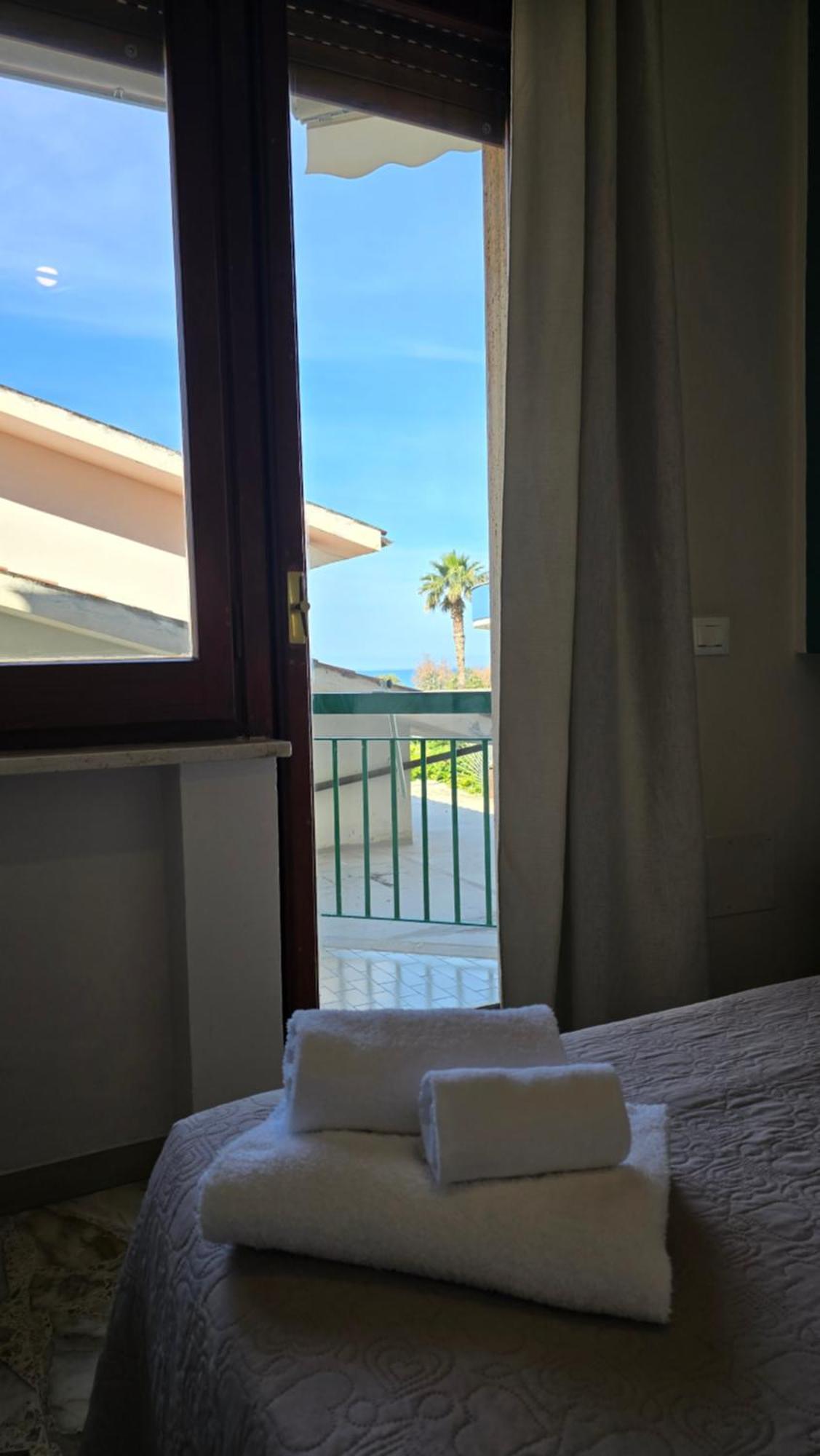Ad Un Passo Dal Mare Acomodação com café da manhã Praia a Mare Exterior foto
